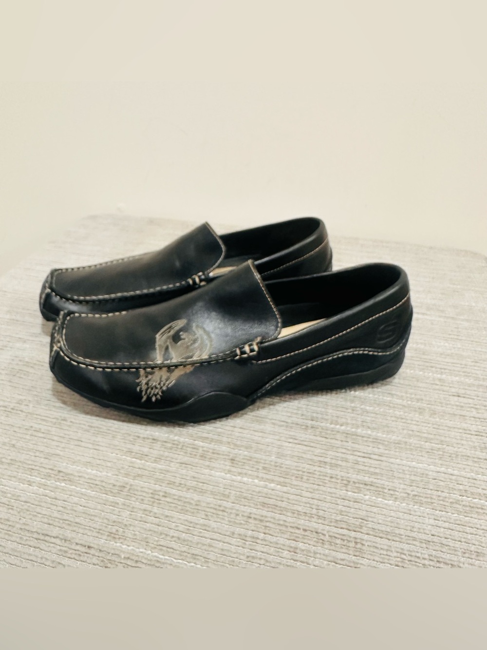Skechers Phoenix Men’s Black Soft Leather Slip On Loafers Moc Toe Shoes Sz 10,5